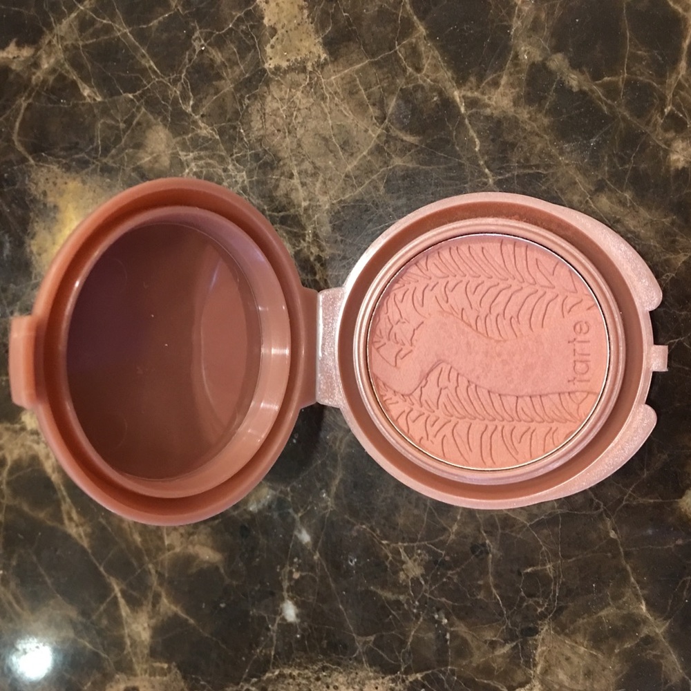 Tarte blush